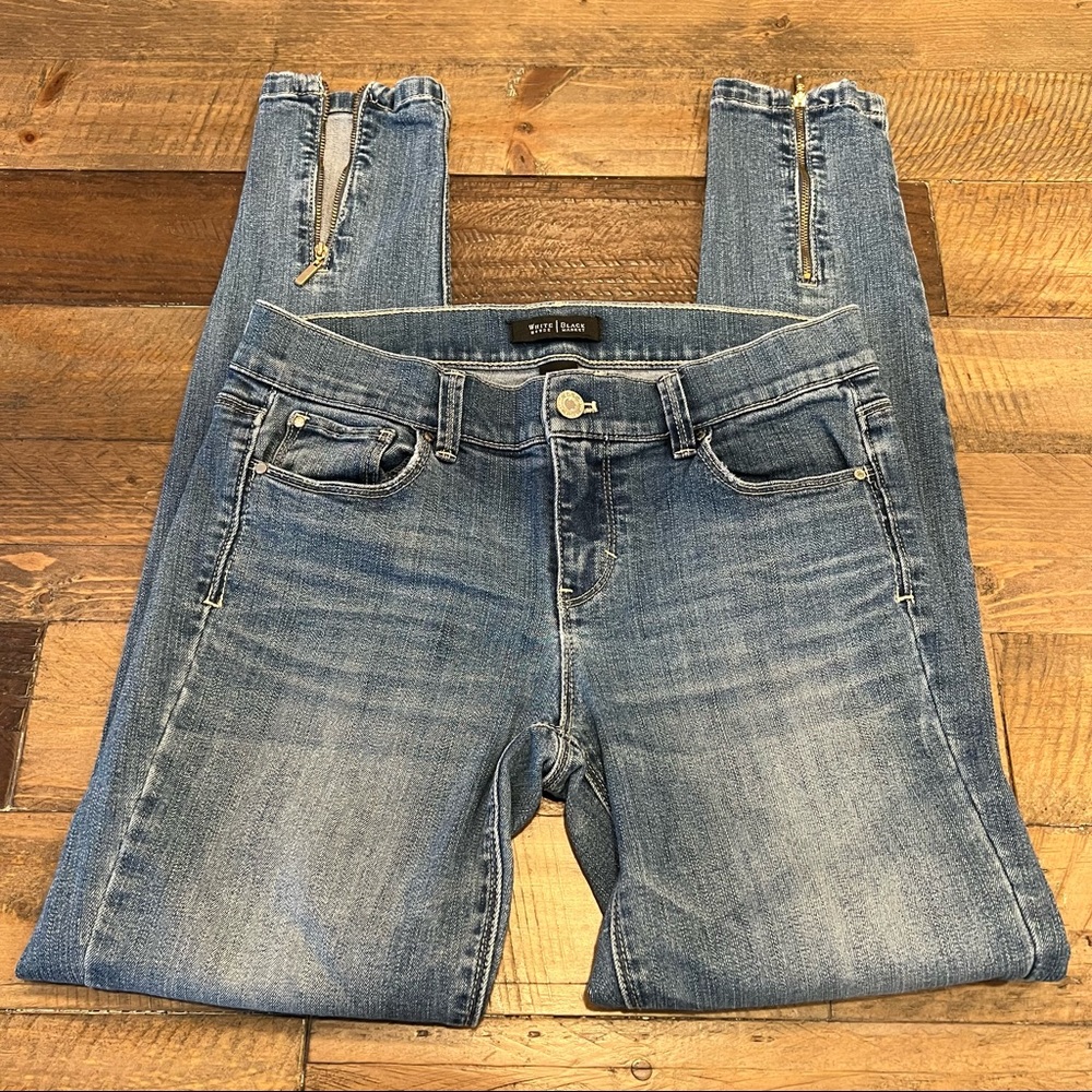 White House Black Market Womens Size 2R Skinny Leg Jeans Zippers on Back of Leg